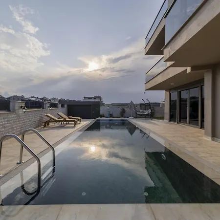 Luxury With Private Pool Close To Lara Beach Hotel 4*
